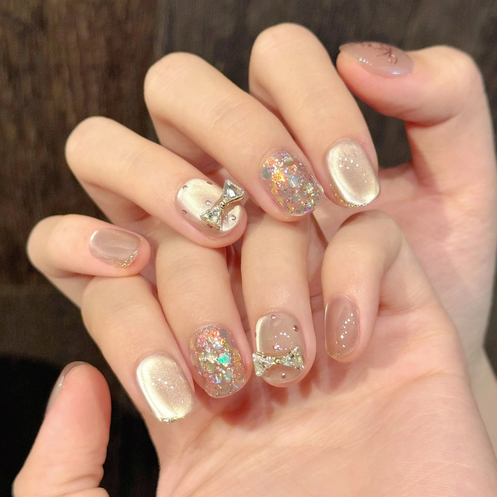 Faux ongles à pression Rond Court Nœud Vague Princesse Pur Désirable - Faits main (Lot de 10)
