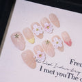 Faux ongles à pression en Amande Nude Fleurs 3D Perle – Faits main (Lot de 10)