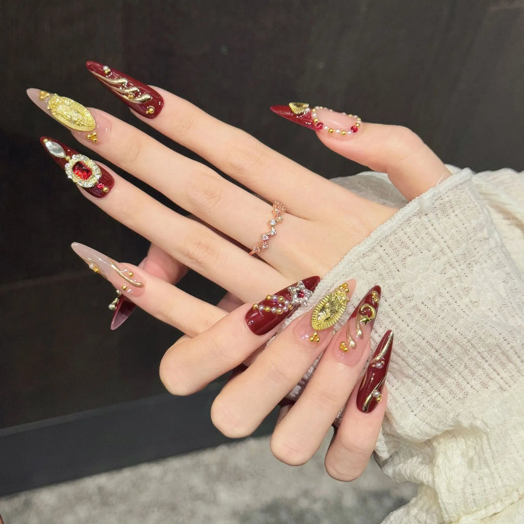 Faux ongles à pression Stiletto Long Rouge et Or Motifs Orientaux - Faits main (Lot de 10)
