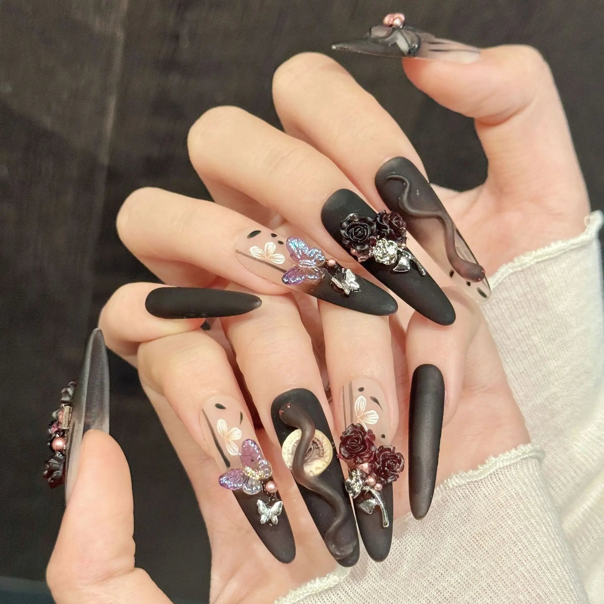 Faux ongles à pression Stiletto Long Noir Brun Dégradé Rose 3D Serpent - Faits main (Lot de 10)