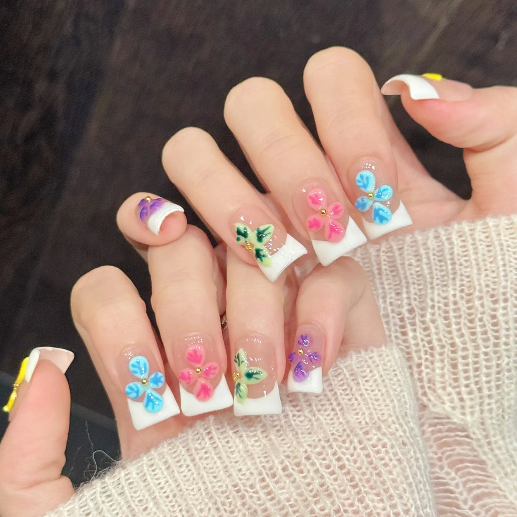 Faux ongles à pression Duck Moyen Fleurs Peintes à la Main - Faits main (Lot de 10)