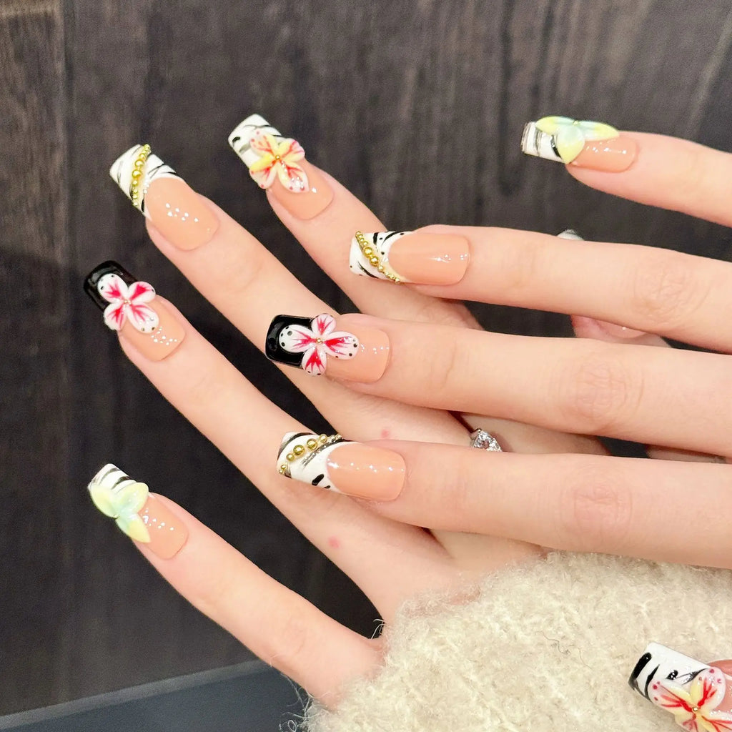 Faux ongles à pression Carré Long Fleurs Chaîne Dorée Sweet Cool - Faits main (Lot de 10)