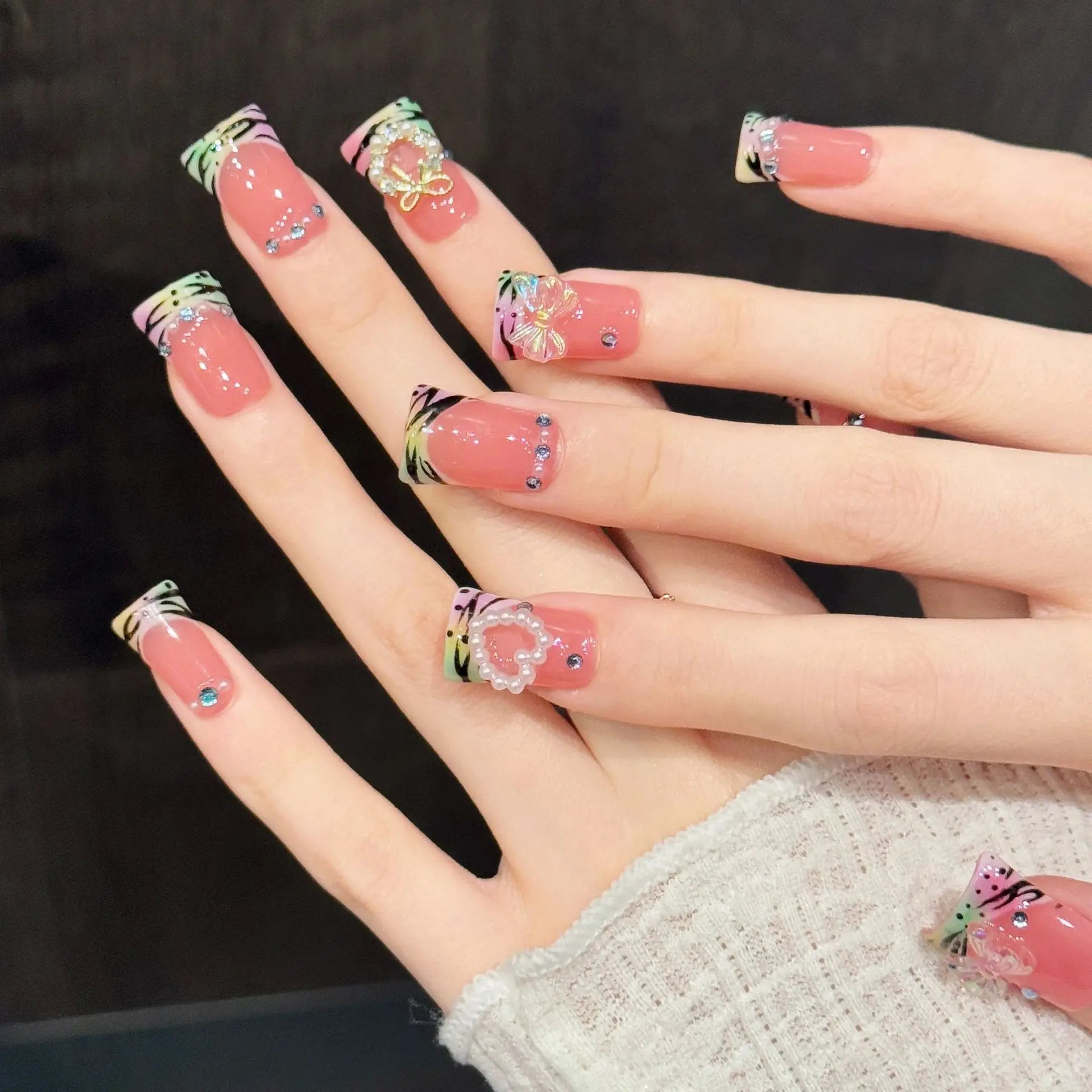 Faux ongles à pression Duck Moyen Orange Poudré Tigre Magique Nœud - Faits main (Lot de 10)