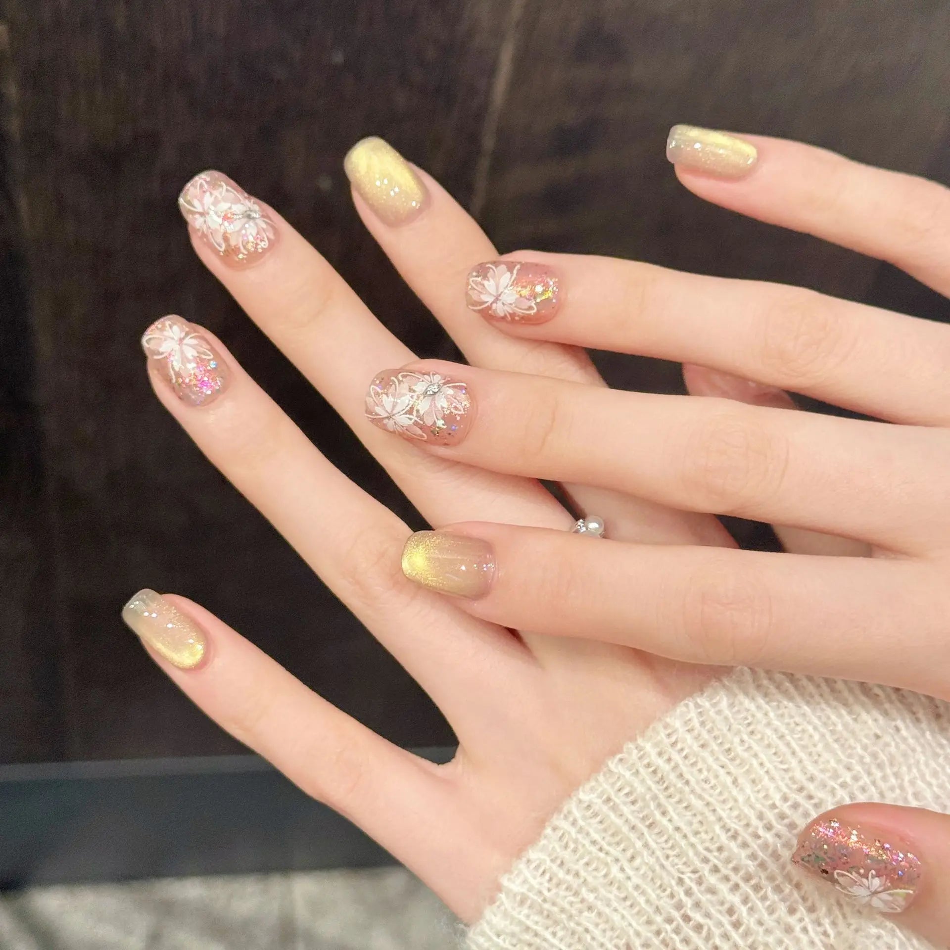 Faux ongles à pression Carré Court Gaze Dorée Fleurs Fantaisie Luxe Doux - Faits main (Lot de 10)
