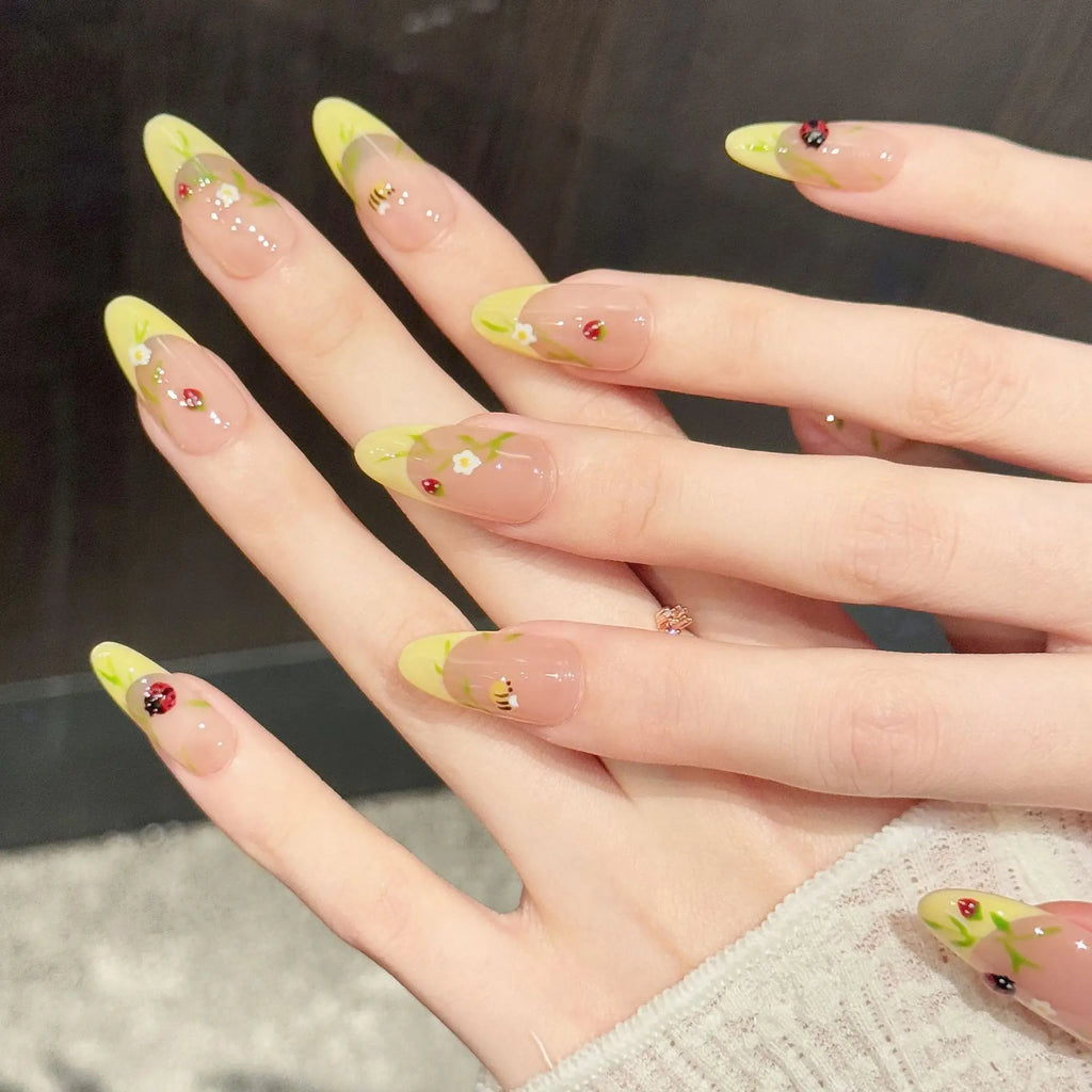 Faux ongles à pression Amande Moyen Dégradé Vert Jaune Coccinelle Abeille Forêt - Faits main (Lot de 10)
