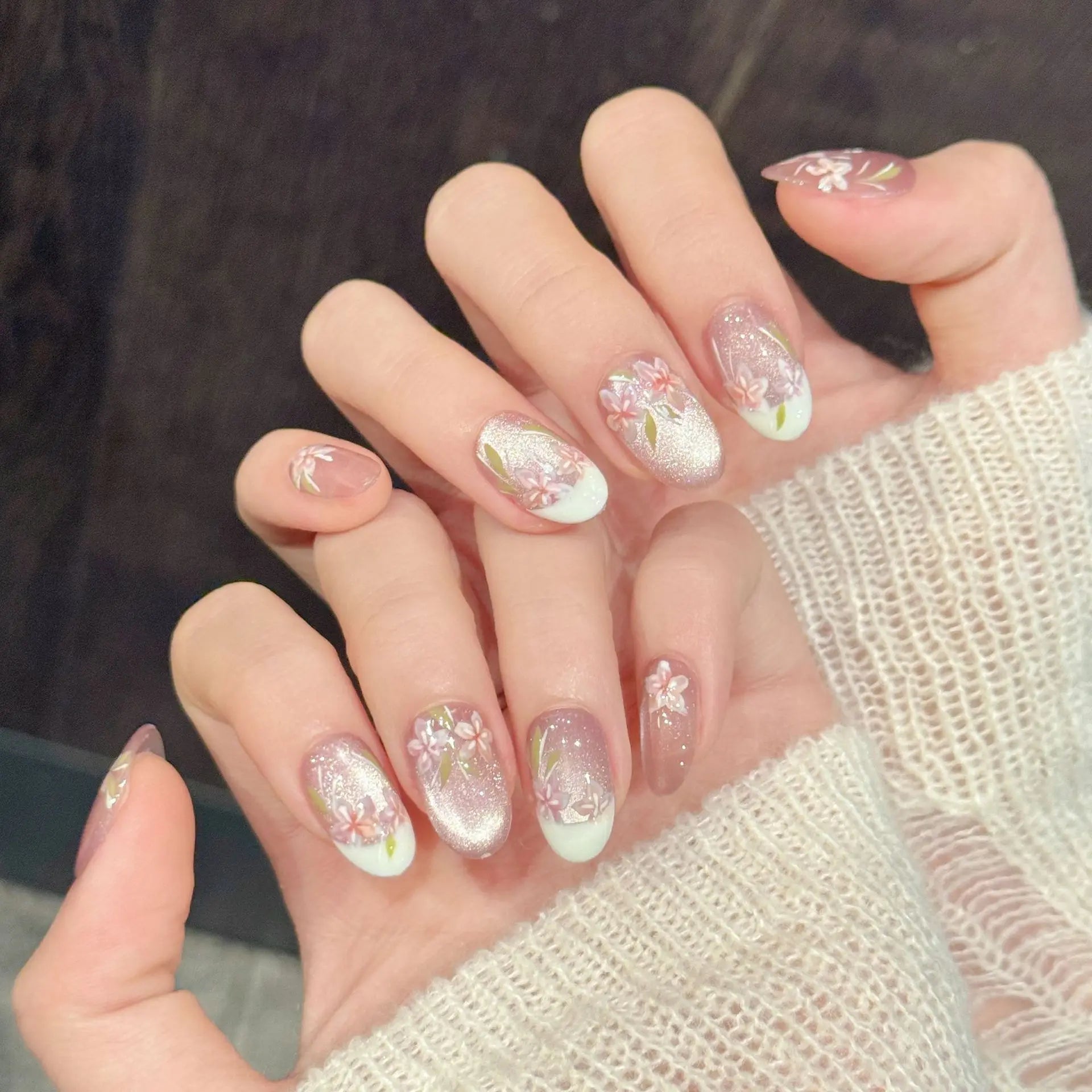 Faux ongles à pression Ovale Moyen Sakura Rose Pastel Illusion Florale - Faits main (Lot de 10)