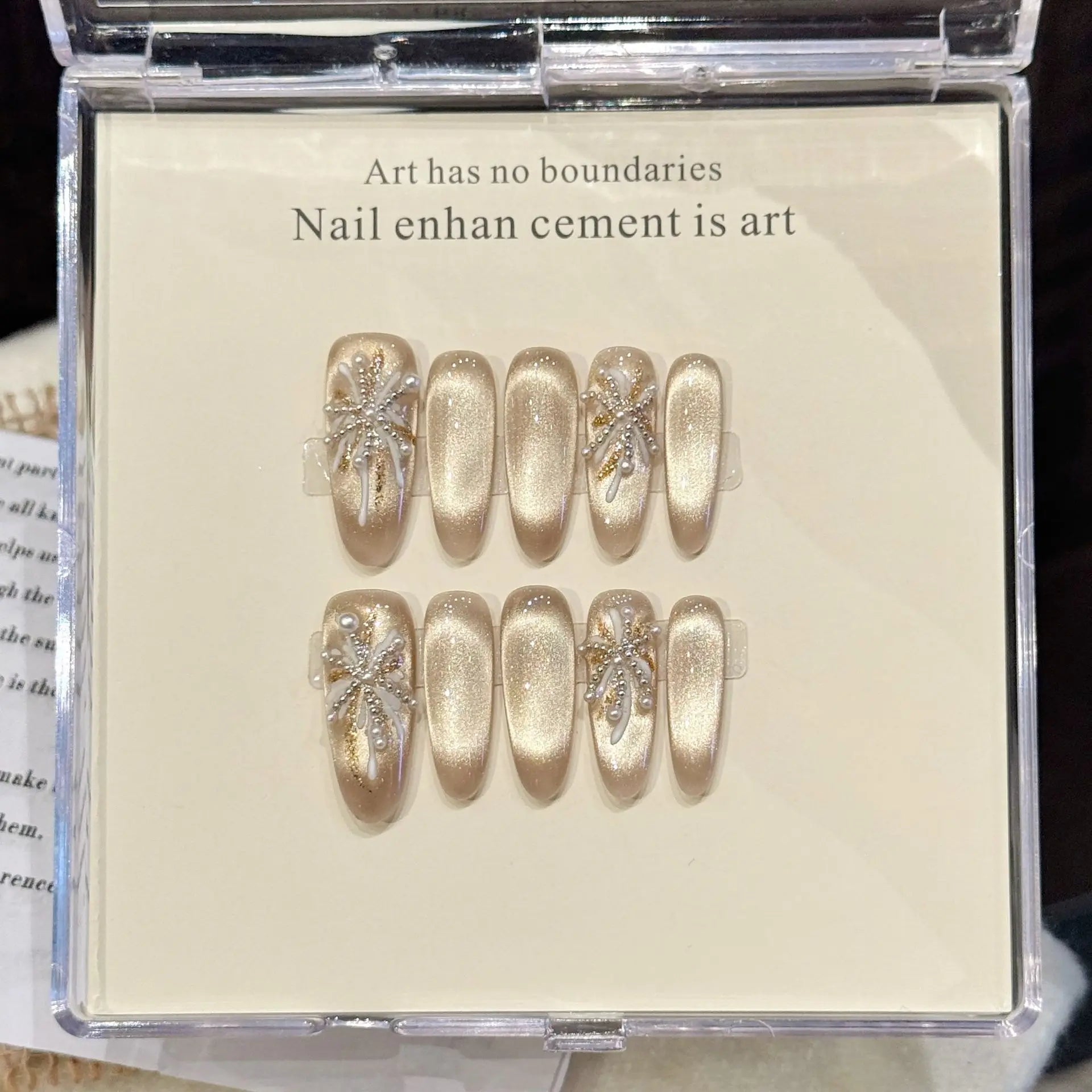 Faux ongles à pression Ovale Long Beige Glacé Effet Miroir - Faits main (Lot de 10)