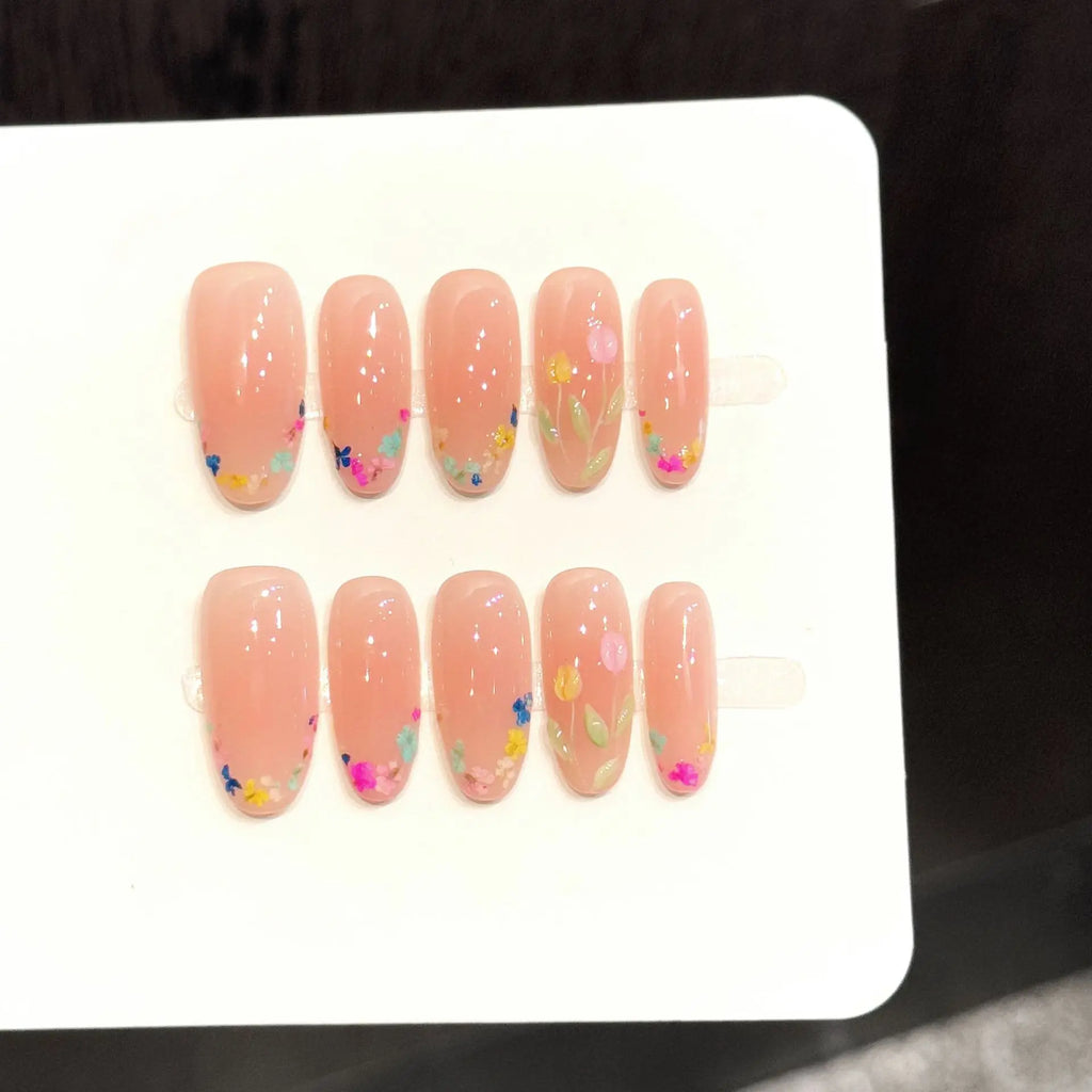 Faux ongles à pression Ovale Beige Rosé Fleurs Peintes et Fleurs Séchées - Faits main (Lot de 10)