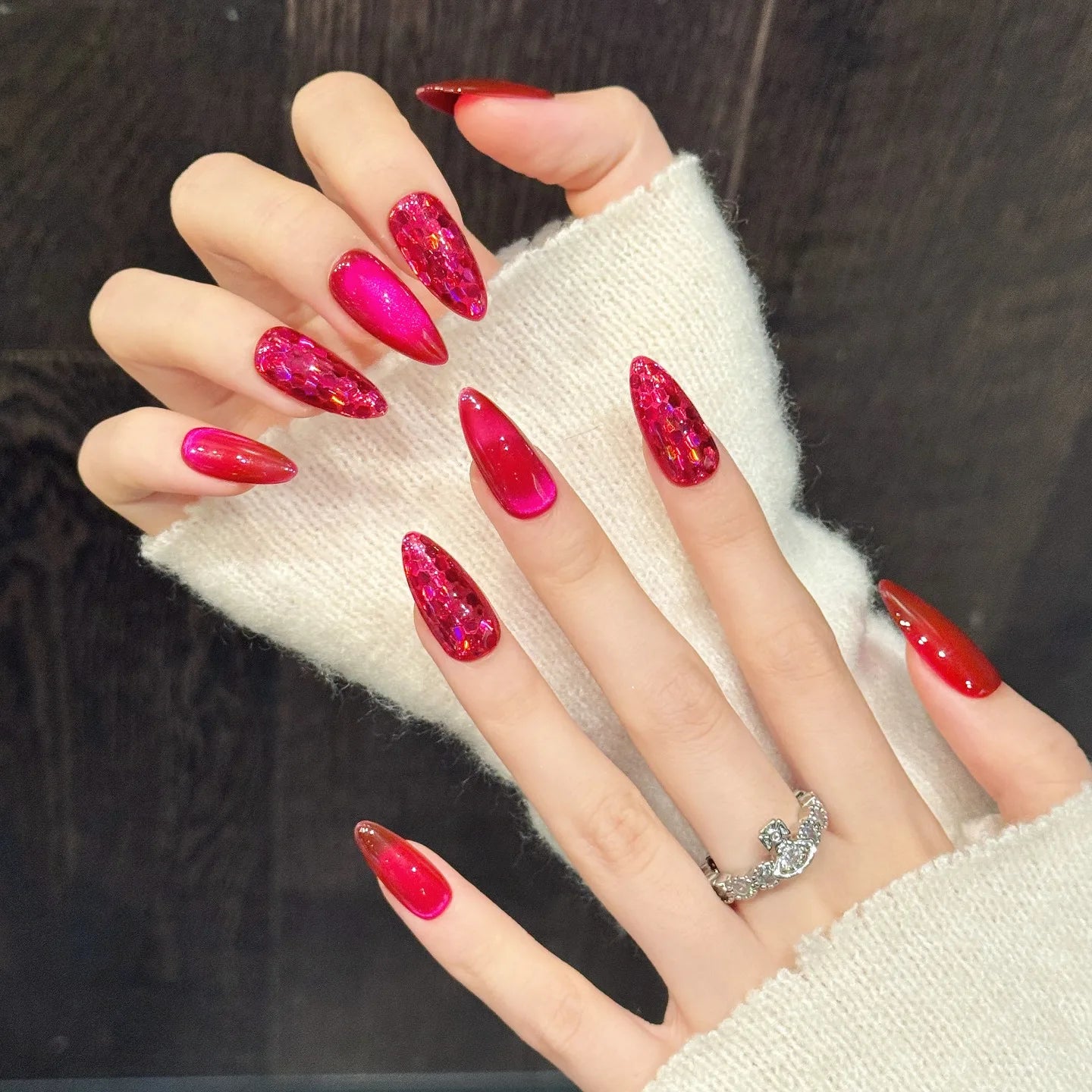 Faux ongles à pression Amande Moyen Rubis Rose Œil de Chat Sobre Élégant - Faits main (Lot de 10)