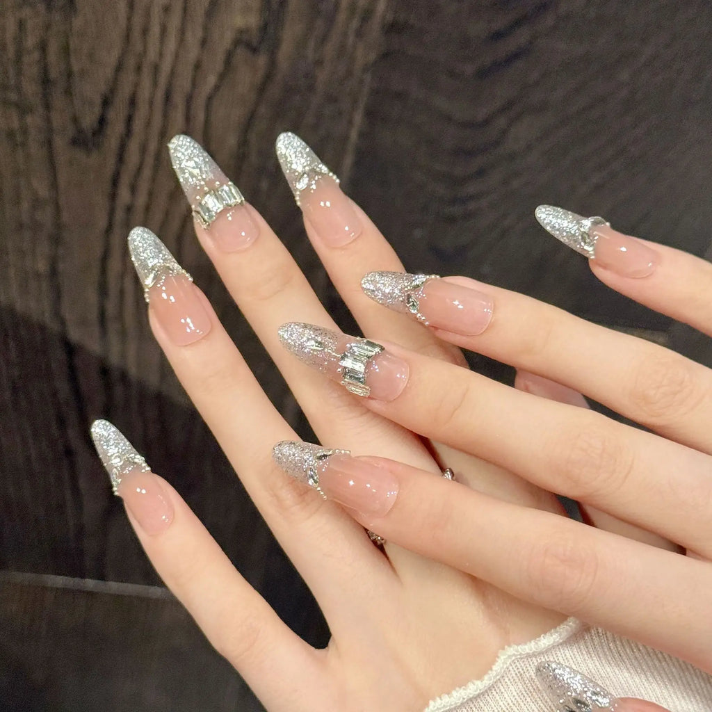 Faux ongles à pression Ovale Long Beige Rosé Strass Argentés Chaîne - Faits main (Lot de 10)