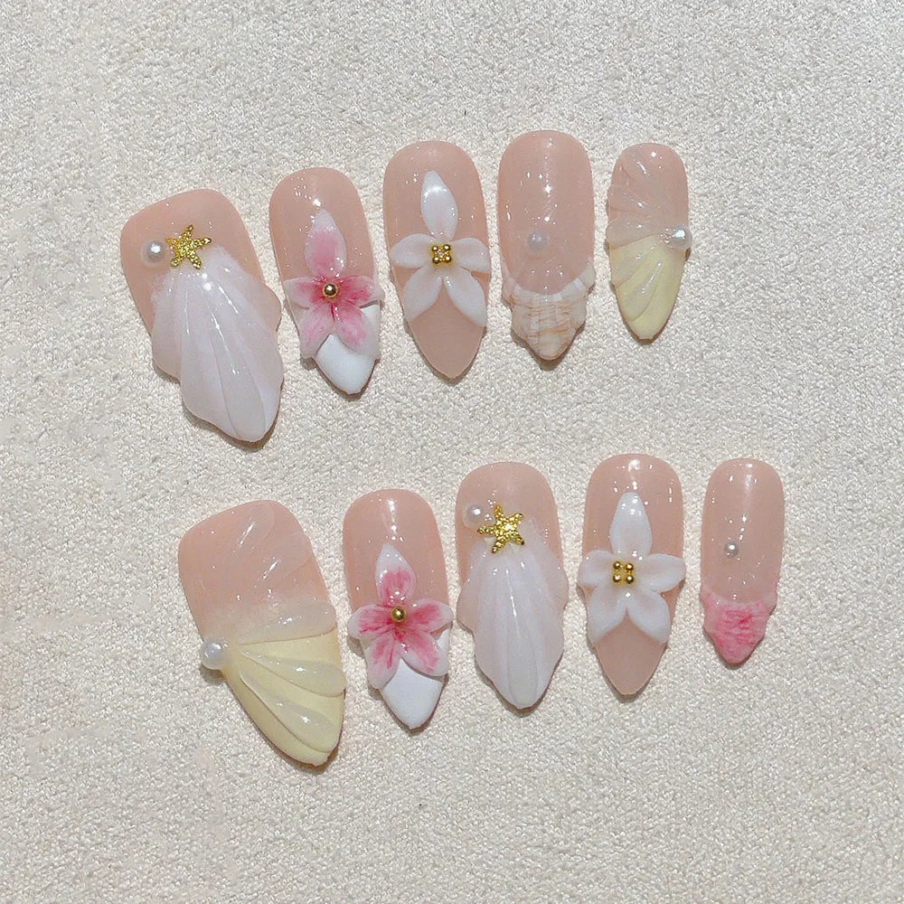 Faux ongles à pression Amande Long Nude Fleurs 3D Rose Blanc Doré – Faits main (Lot de 10)
