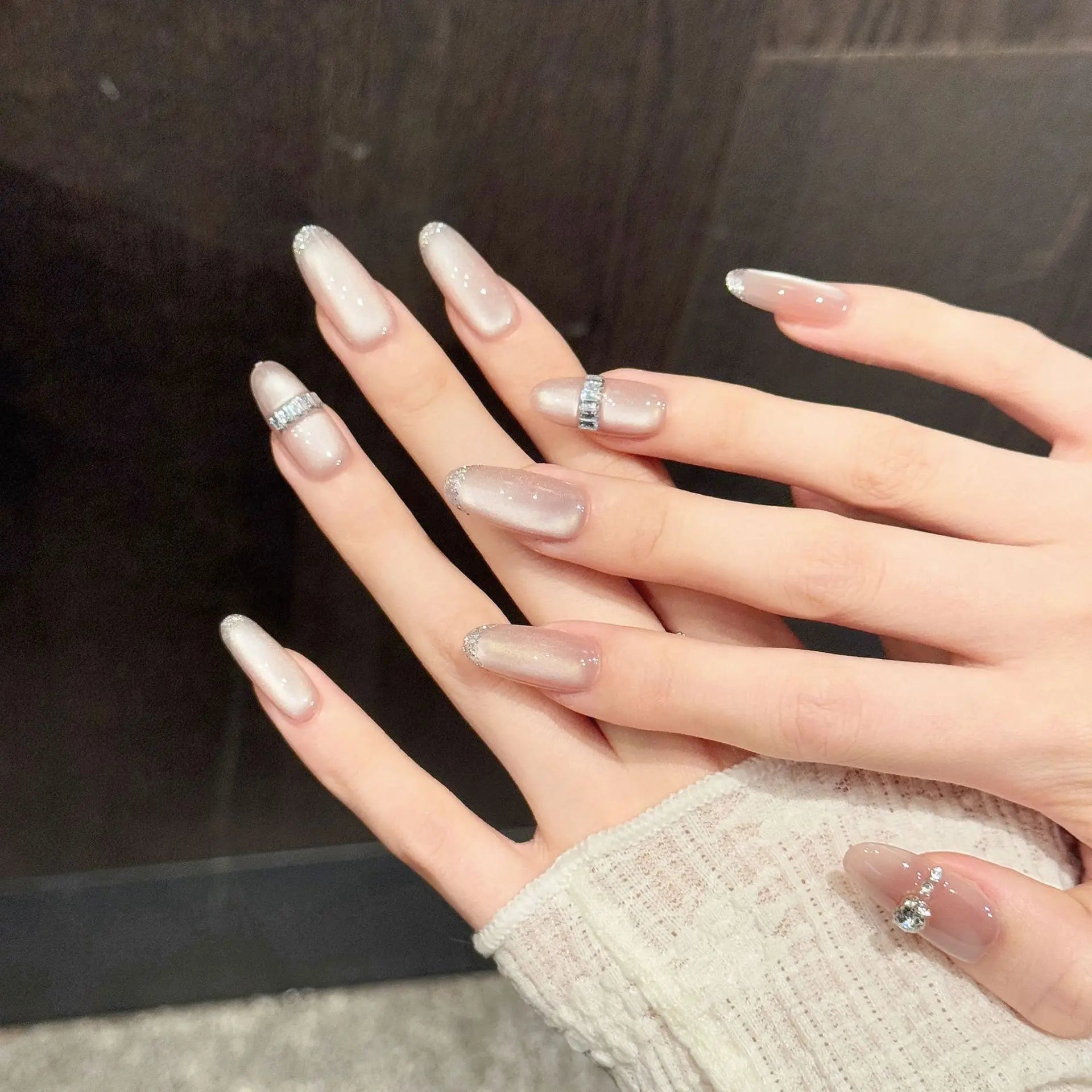 Faux ongles à pression Ovale Moyen Nude Rose Œil de Chat French Brillante - Faits main (Lot de 10)