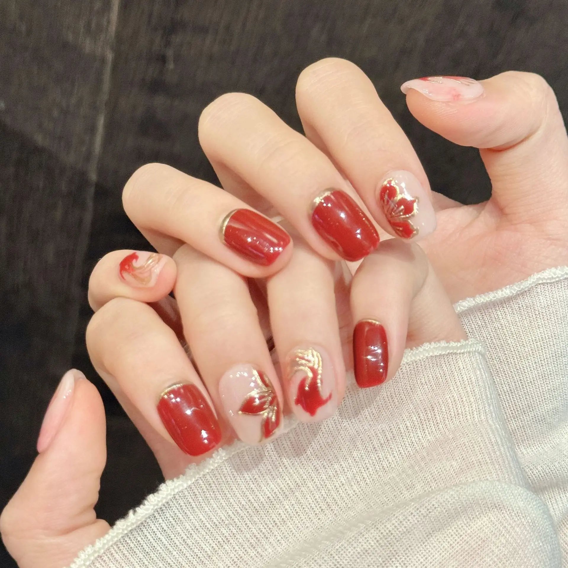 Faux ongles à pression Ovale Court Carpes Koï Dorées Style Chinois - Faits main (Lot de 10)