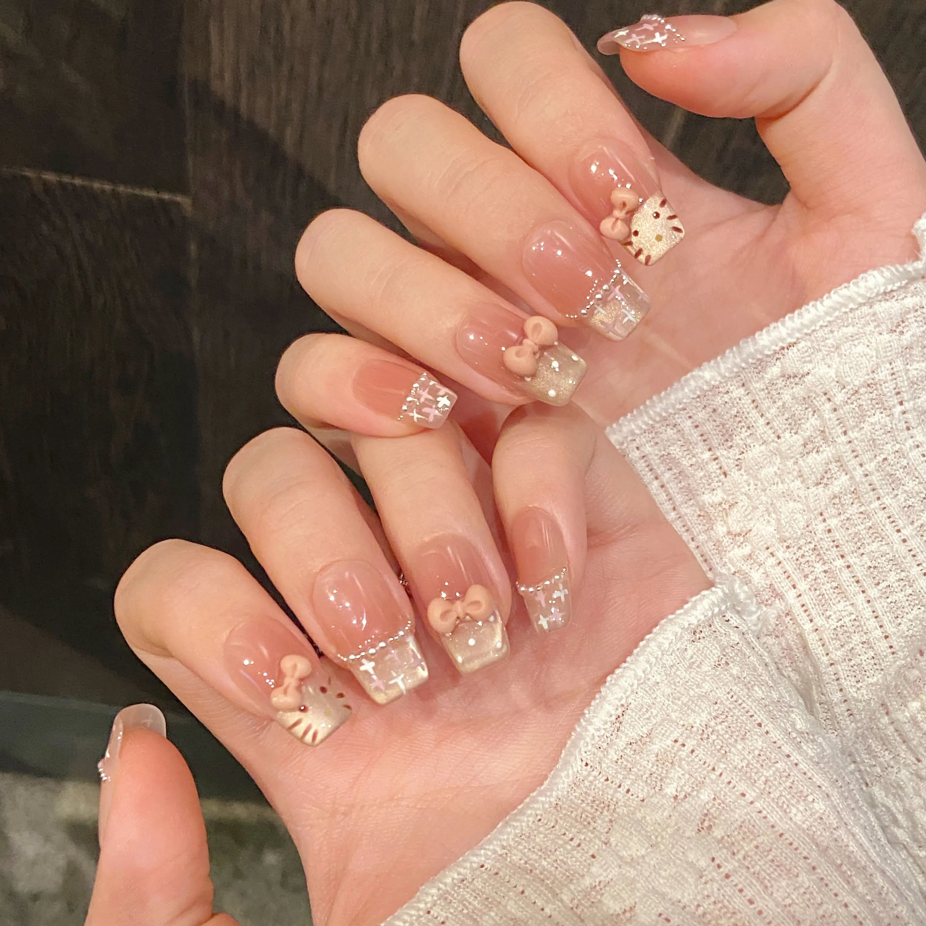 Faux ongles à pression Carré Moyen Rose Nœud French Effet Miroir - Faits main (Lot de 10)