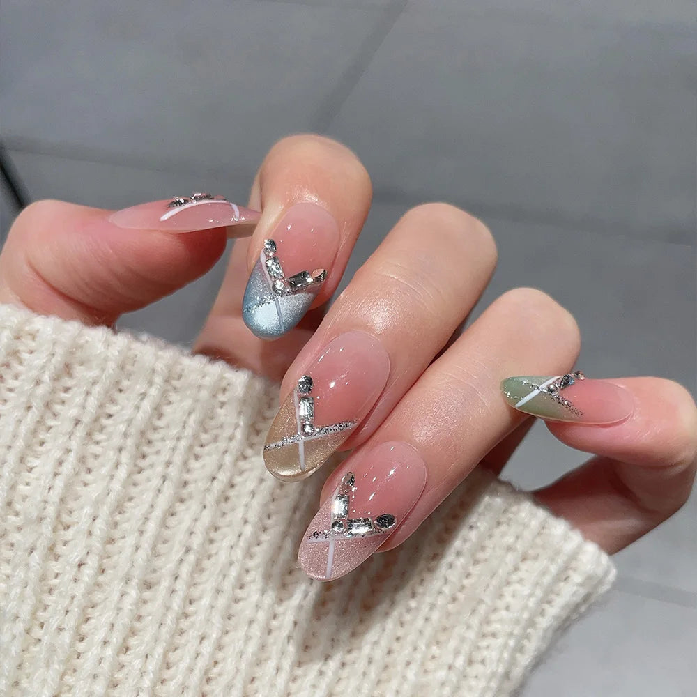Faux ongles à pression Ovale Moyen Nude Géométrique Multicolore Strass – Faits main (Lot de 10)