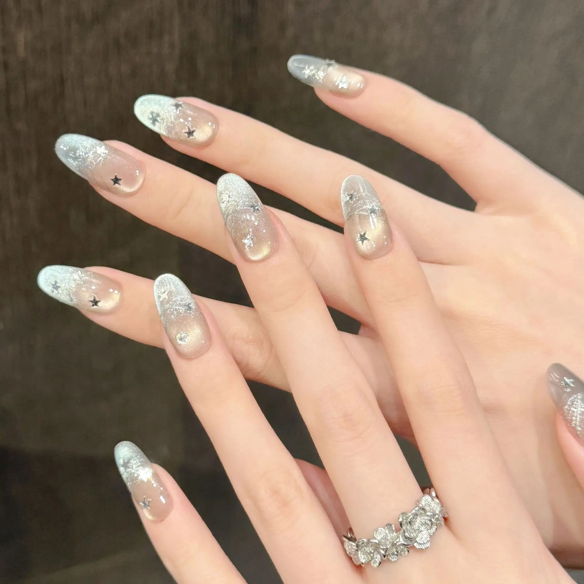 Faux ongles à pression Ovale Moyen Étoiles Œil de Chat Météore Froid - Faits main (Lot de 10)